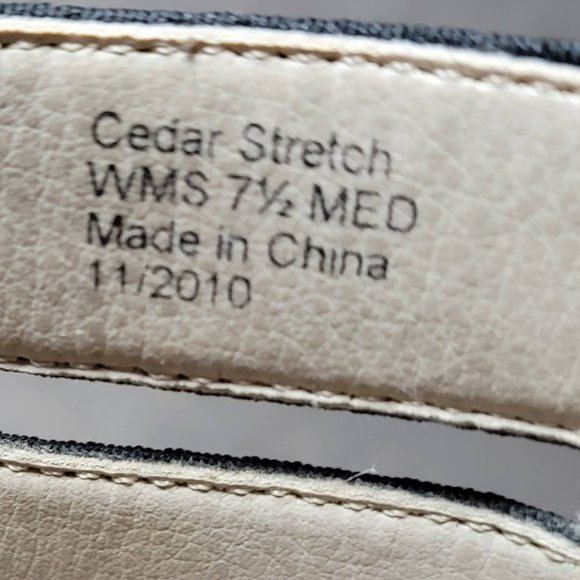 Black Kenneth Cole Strappy Sandals Size 7.5 - Picture 10 of 12